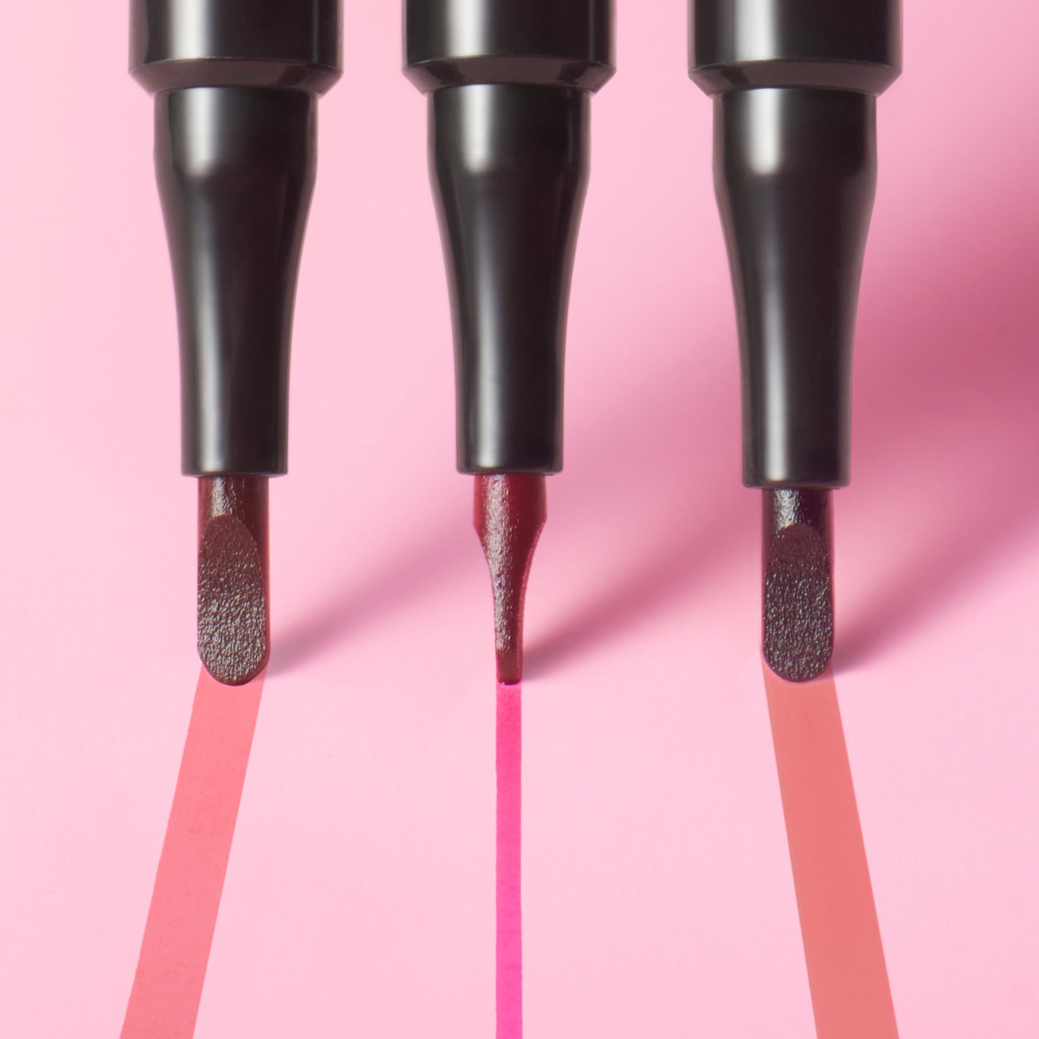 E.L.F. MAIN STAIN LIP MARKER (MARCADOR DE TINTE LABIAL BUILDABLE Y DE LARGA DURACI&Oacute;N)